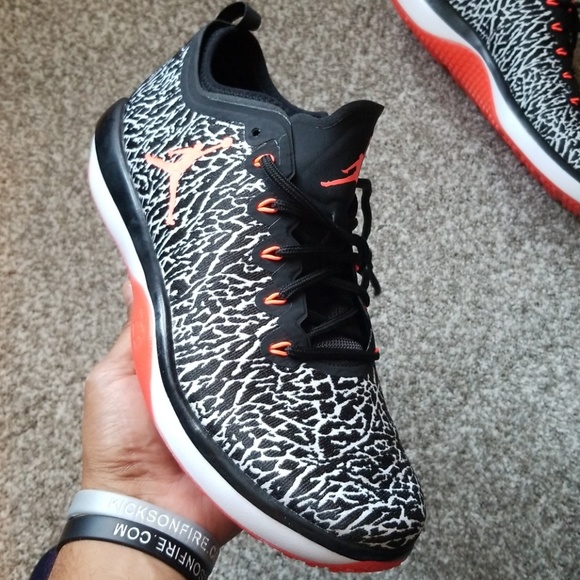 SOLD Nike Jordan Retro Training Elephant Print - Picture 2 of 6